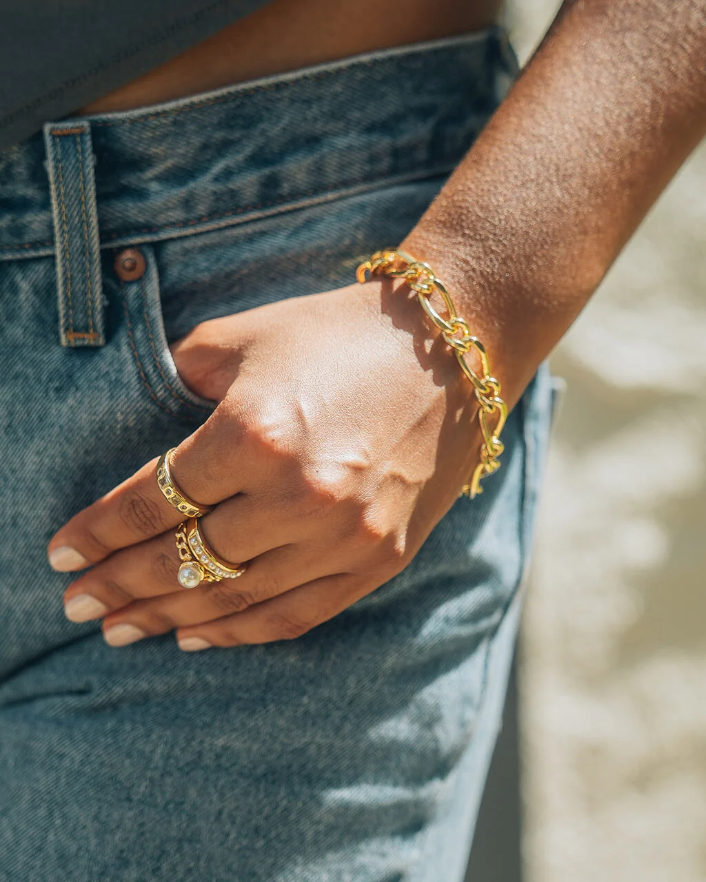 Amoura Bold Chain Bracelet - Image 8