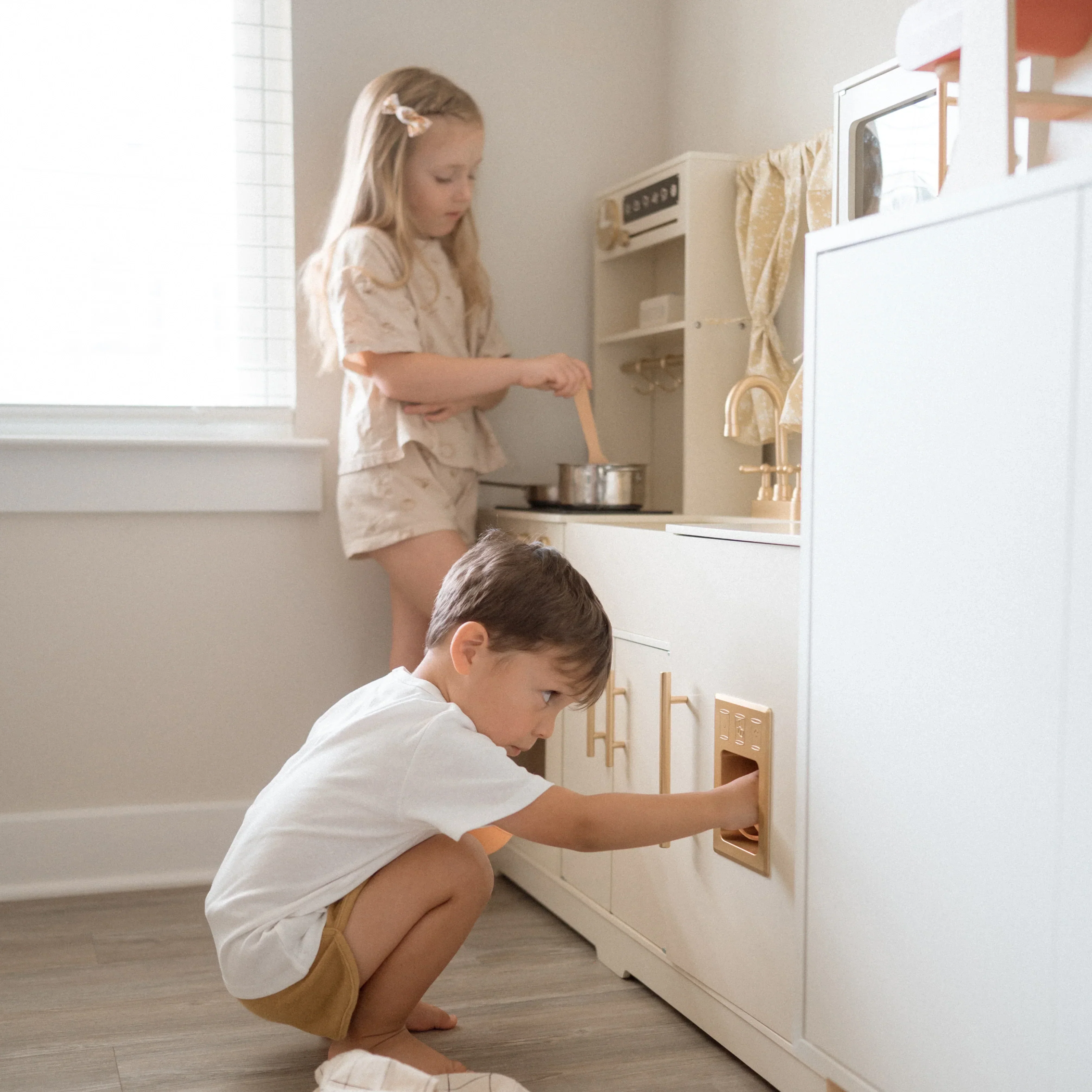 Tiny Land® Trendy Home Style Play Kitchen - Image 11